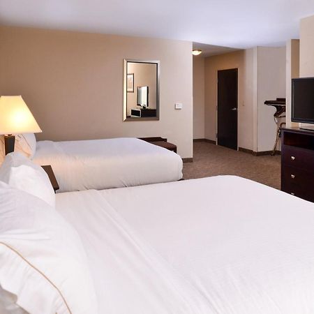 Holiday Inn Express & Suites Fairmont By Ihg Ngoại thất bức ảnh