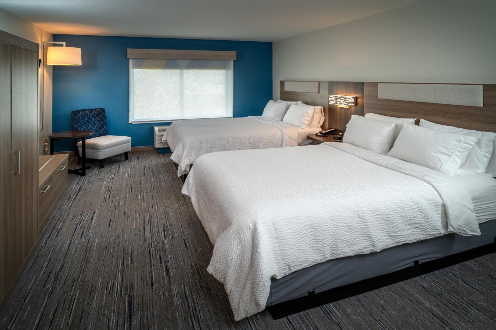 Holiday Inn Express & Suites Fairmont By Ihg Ngoại thất bức ảnh