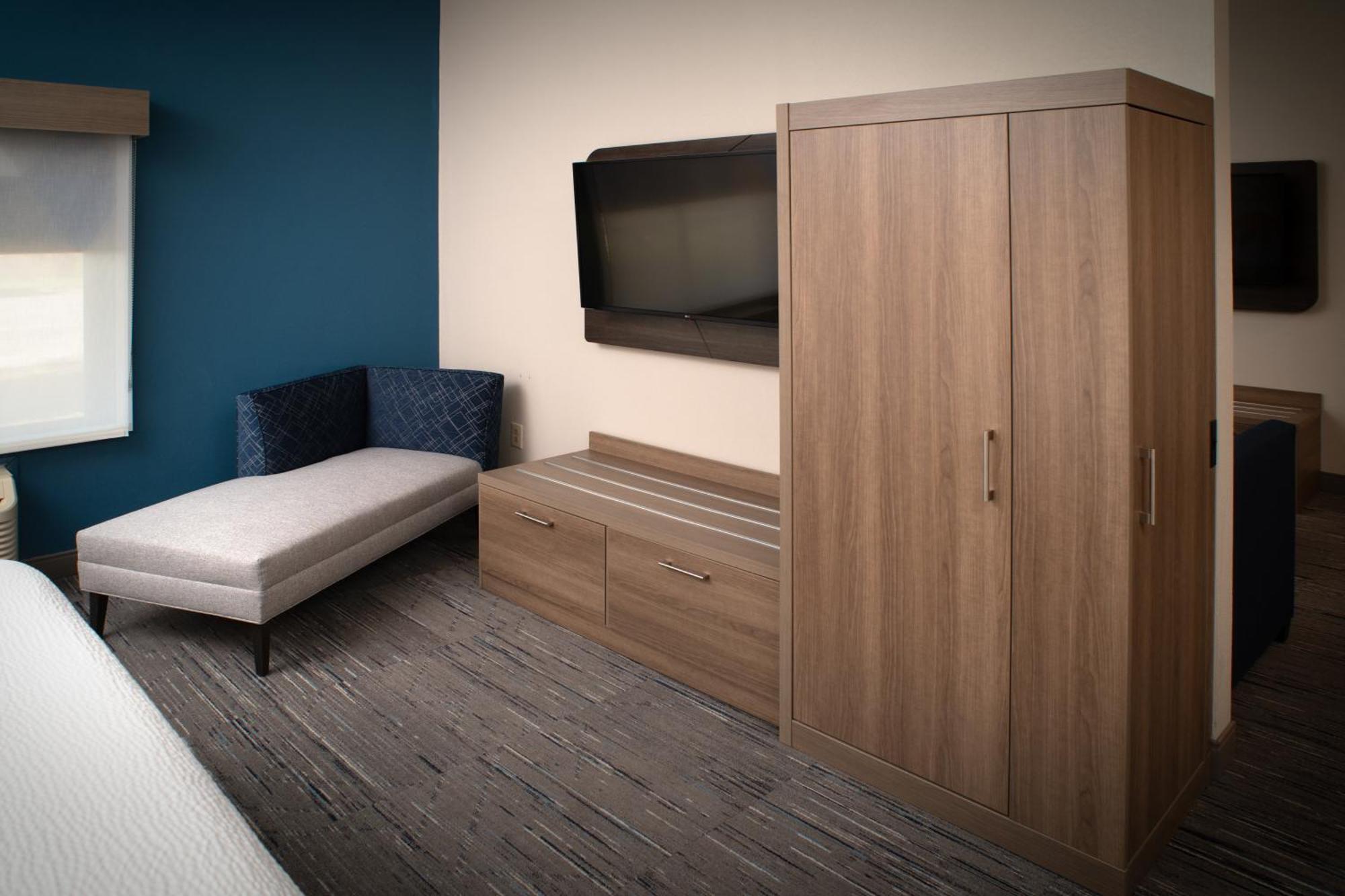 Holiday Inn Express & Suites Fairmont By Ihg Ngoại thất bức ảnh