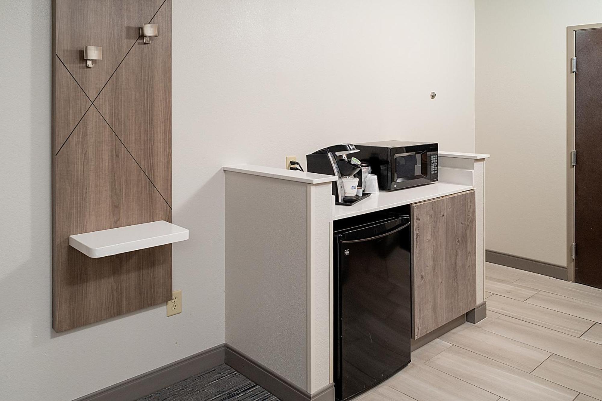 Holiday Inn Express & Suites Fairmont By Ihg Ngoại thất bức ảnh