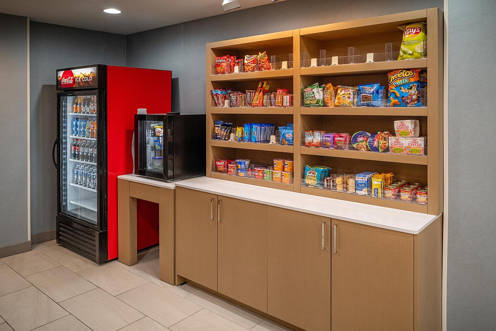 Holiday Inn Express & Suites Fairmont By Ihg Ngoại thất bức ảnh