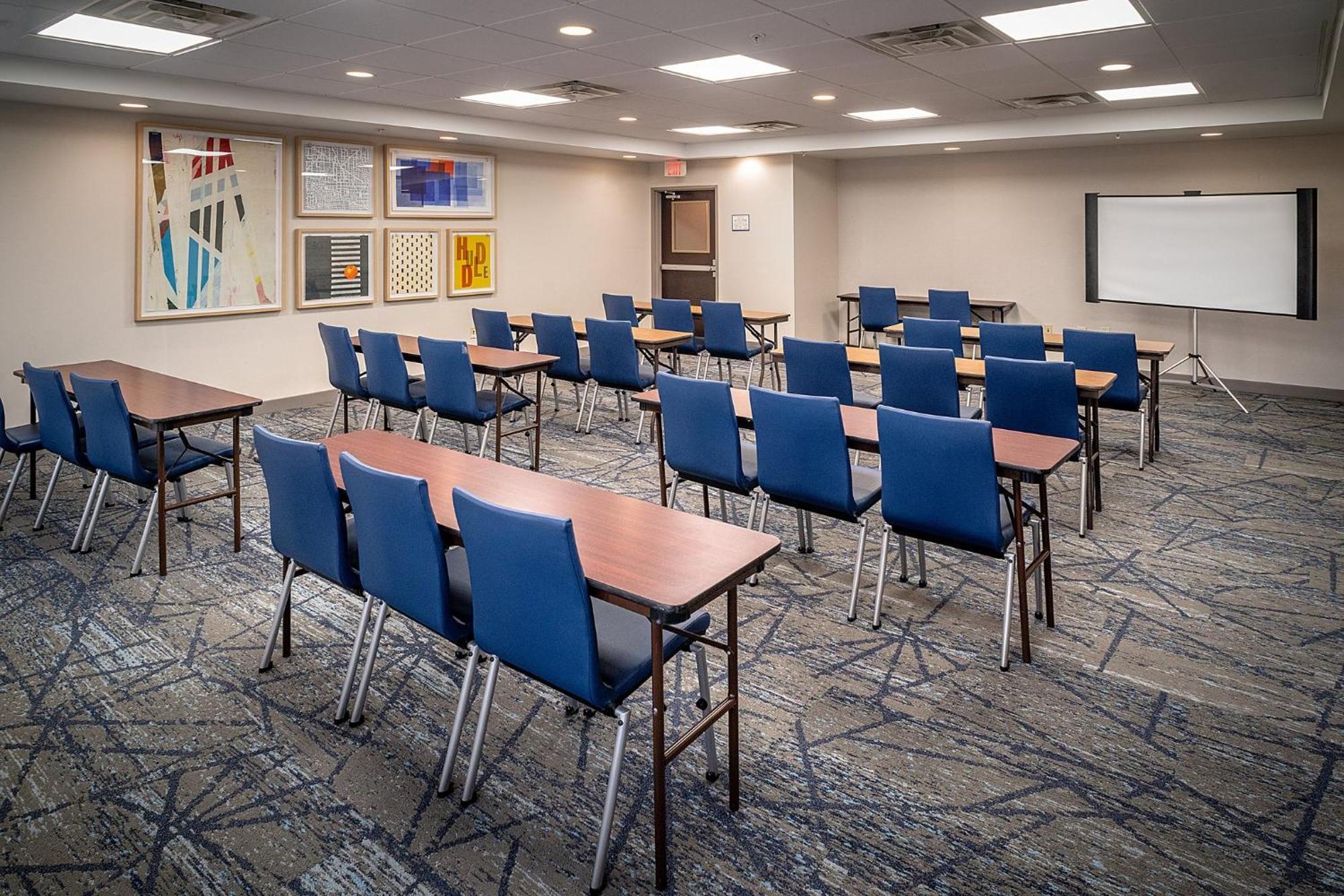 Holiday Inn Express & Suites Fairmont By Ihg Ngoại thất bức ảnh