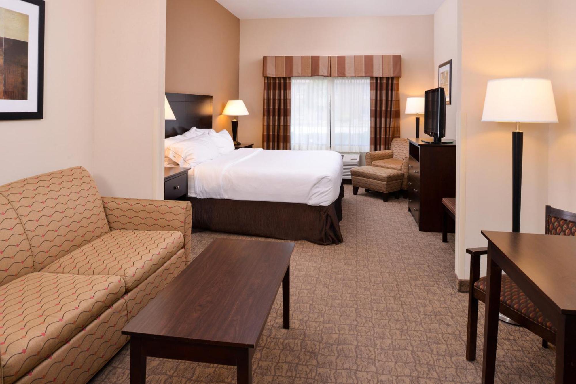 Holiday Inn Express & Suites Fairmont By Ihg Ngoại thất bức ảnh