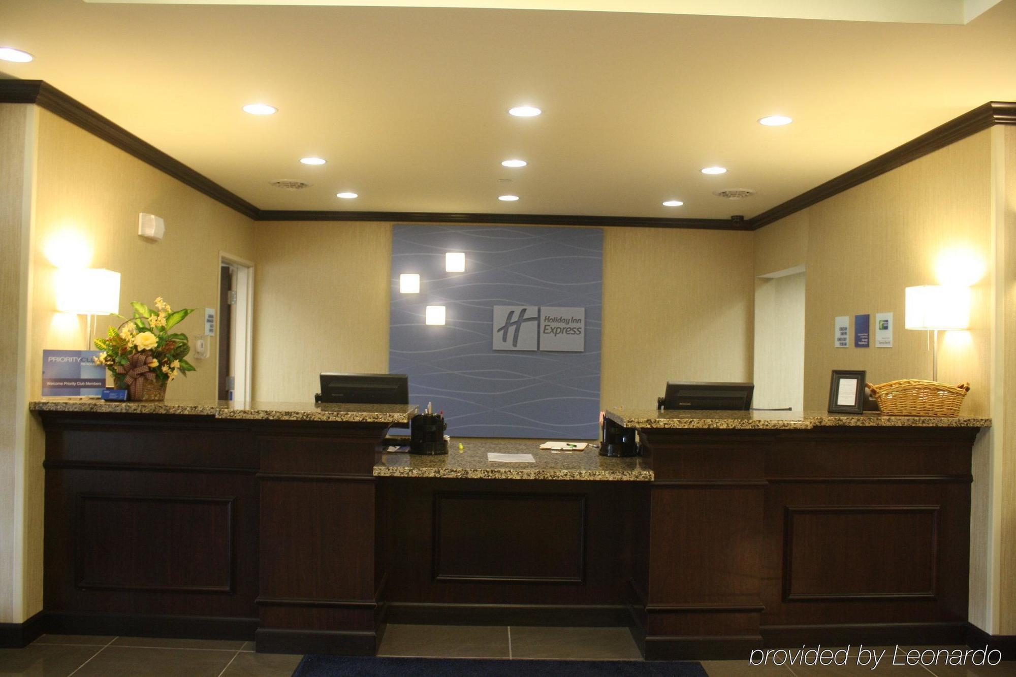 Holiday Inn Express & Suites Fairmont By Ihg Nội địa bức ảnh