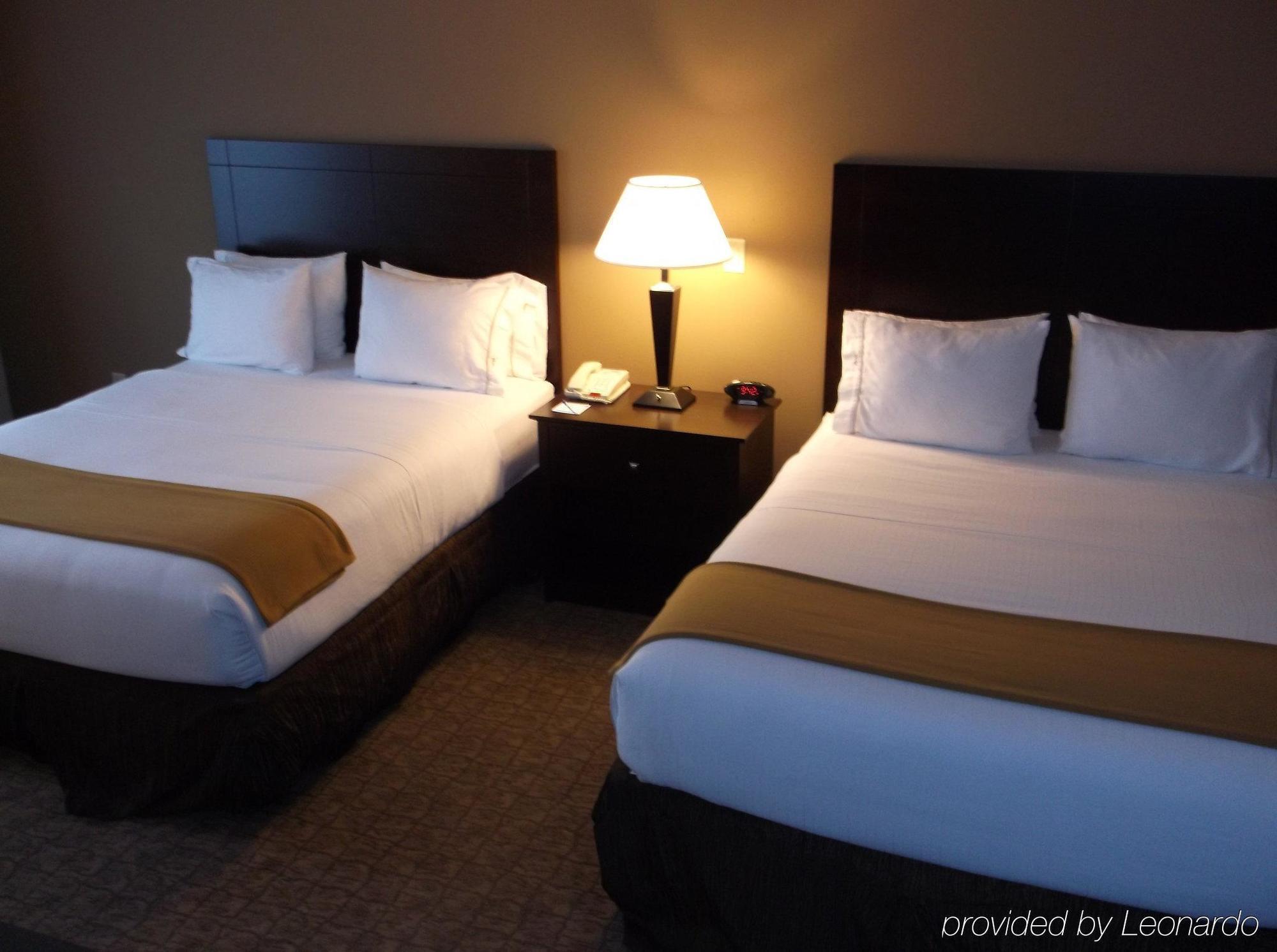 Holiday Inn Express & Suites Fairmont, An Ihg Hotel Ngoại thất bức ảnh